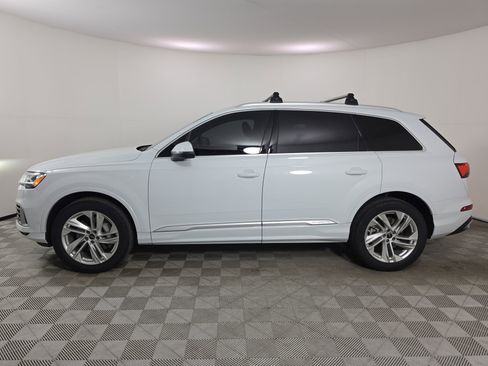 Certified 2023 Audi Q7 2.0T Premium Plus w/ Convenience Package AWD/4WD image 4