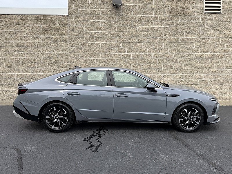 Used 2025 Hyundai Sonata SEL AWD/4WD image 2