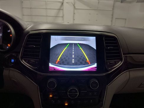 Used 2020 Jeep Grand Cherokee Summit AWD/4WD image 19