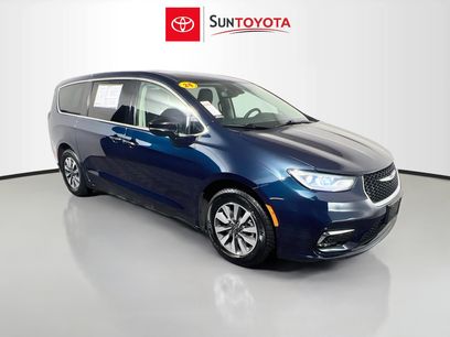 Used 2024 Chrysler Pacifica Limited