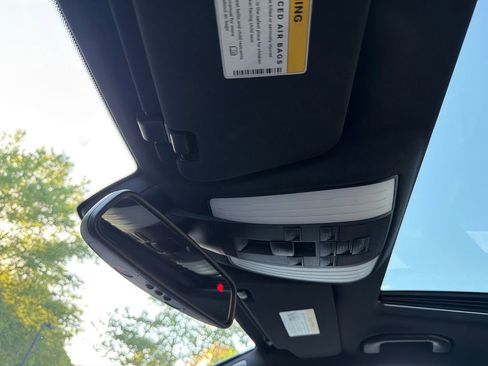 Used 2011 Mercedes-Benz E 350 4MATIC Sedan image 31