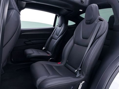 Used 2023 Tesla Model X image 34