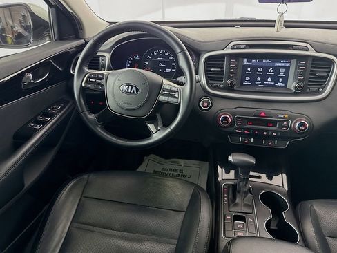 Used 2019 Kia Sorento EX image 25
