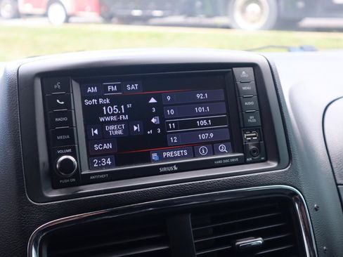 Used 2019 Dodge Grand Caravan SE w/ UConnect Hands-Free Group FWD image 56