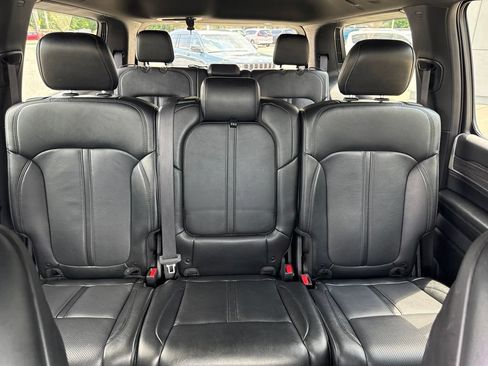 Used 2024 Jeep Wagoneer Series II w/ Flexible Seating Group AWD/4WD image 46