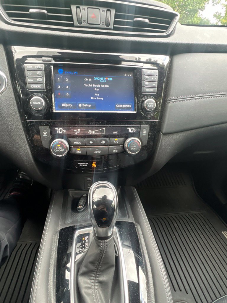 Used 2017 Nissan Rogue SL w/ SL Premium Package FWD image 13