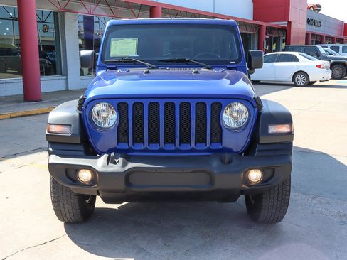 Used 2019 Jeep Wrangler Unlimited Sport S AWD/4WD image 3