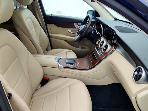 Used 2022 Mercedes-Benz GLC 300 4MATIC w/ Premium Package Lite image 23