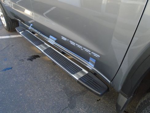 Used 2019 GMC Sierra 1500 SLT w/ SLT Premium Package image 21