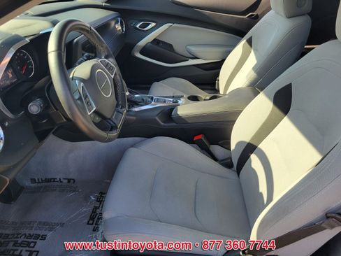 Used 2019 Chevrolet Camaro LT RWD image 9