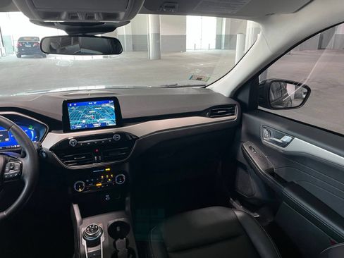 Used 2022 Ford Escape SEL w/ Technology Package FWD image 40