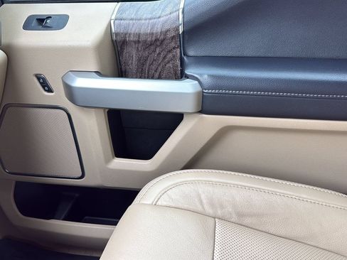 Used 2019 Ford F250 Lariat w/ Lariat Ultimate Package AWD/4WD image 19
