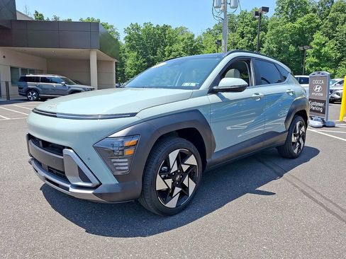 Used 2024 Hyundai Kona Limited AWD/4WD image 3