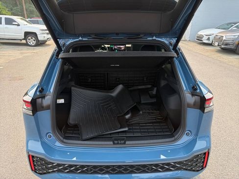Used 2025 Volkswagen Tiguan SEL R-Line AWD/4WD image 15