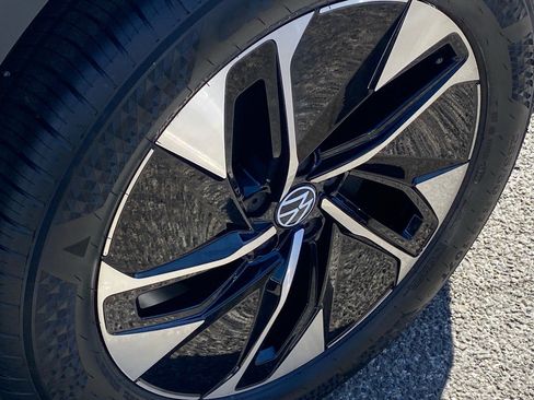 Certified 2022 Volkswagen ID.4 Pro image 22