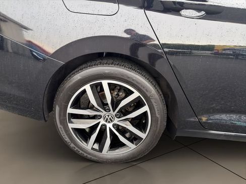 Used 2025 Volkswagen Jetta SE FWD image 8
