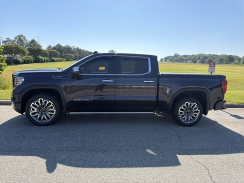 Certified 2025 GMC Sierra 1500 Denali Ultimate AWD/4WD image 7