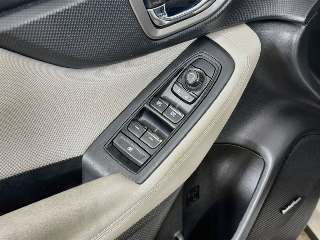 Used 2023 Subaru Forester Premium AWD/4WD image 17