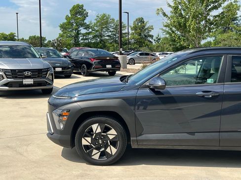 Used 2024 Hyundai Kona SEL FWD image 7