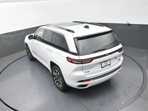 Used 2023 Jeep Grand Cherokee Overland AWD/4WD image 15