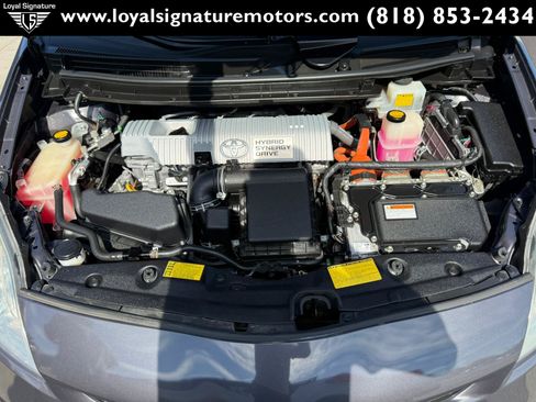 Used 2013 Toyota Prius Three w/ Solar Roof Pkg FWD image 34