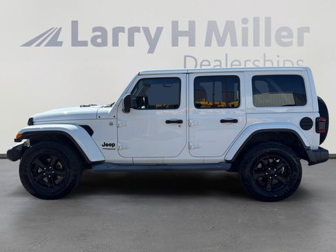 Used 2019 Jeep Wrangler Unlimited Sahara AWD/4WD image 2