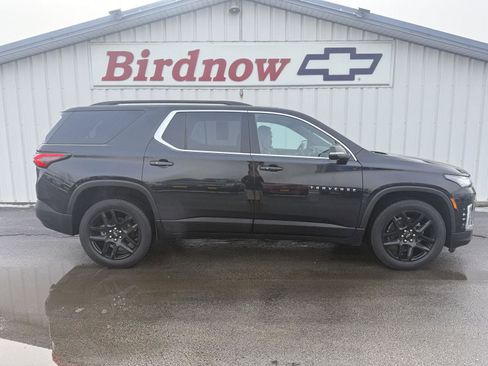 Used 2023 Chevrolet Traverse LT image 1