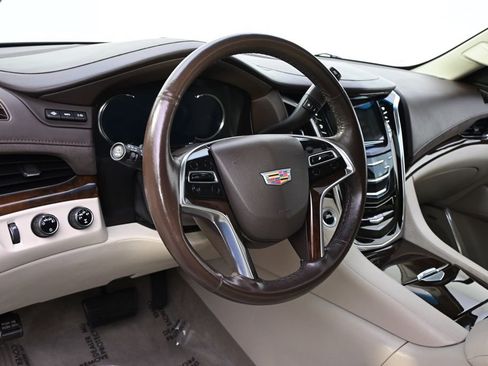 Used 2016 Cadillac Escalade Luxury AWD/4WD image 11
