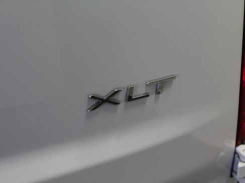 Used 2023 Ford Transit Connect XLT image 31