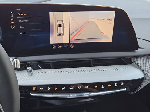 New 2025 Cadillac Optiq Luxury 1 image 18