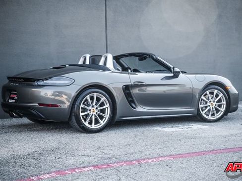 Used 2021 Porsche 718 Boxster image 5