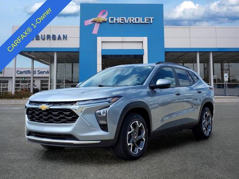 Used 2024 Chevrolet Trax LT w/ Driver Confidence Package FWD image 1