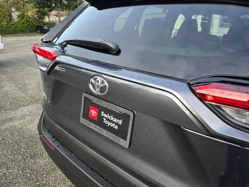 Used 2025 Toyota RAV4 XLE image 17