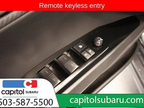 Used 2025 Toyota Camry SE image 12