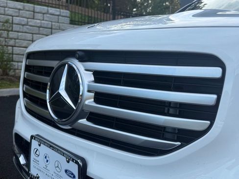 Used 2026 Mercedes-Benz GLB 250 4MATIC image 12