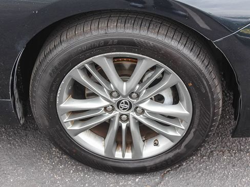 Used 2015 Toyota Camry SE FWD image 13