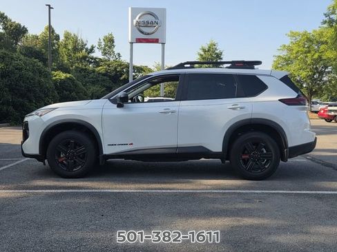 Used 2025 Nissan Rogue SV AWD/4WD image 2