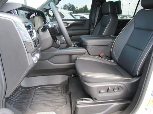 Used 2025 GMC Yukon XL Elevation w/ Elevation Premium Package AWD/4WD image 22