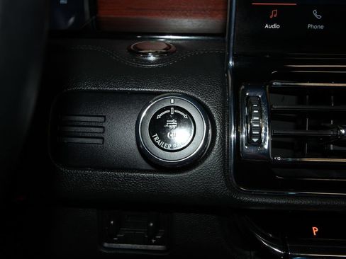 Used 2024 Lincoln Navigator Reserve AWD/4WD image 17