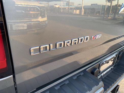 Used 2020 Chevrolet Colorado Z71 AWD/4WD image 5