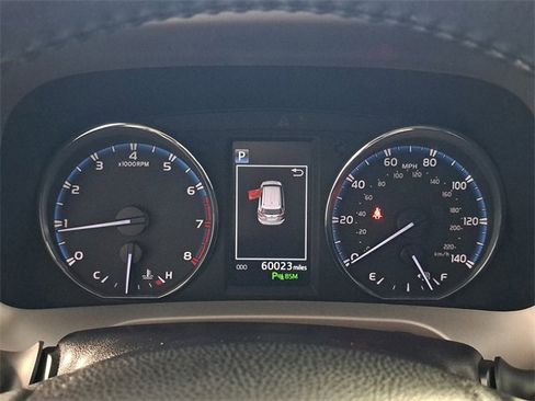 Used 2018 Toyota RAV4 Limited image 28