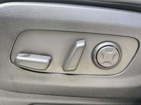New 2026 Kia Carnival EX FWD image 25
