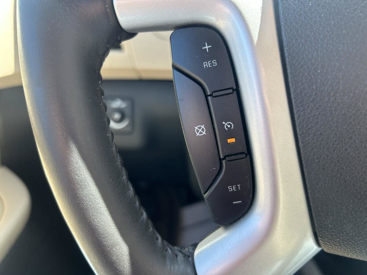 Used 2009 Chevrolet Traverse LTZ FWD image 19
