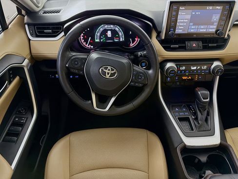 Used 2021 Toyota RAV4 Limited image 27