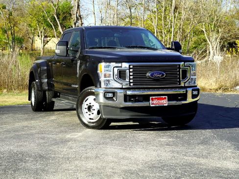 Used 2020 Ford F350 Lariat w/ Lariat Ultimate Package image 2