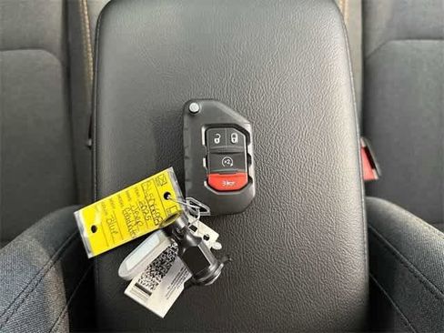 New 2025 Jeep Gladiator Sport image 27