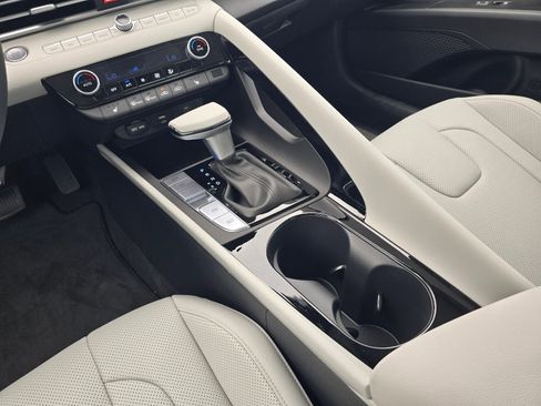 New 2026 Hyundai Elantra Limited w/ Cargo Package FWD image 16