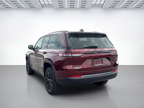 New 2026 Jeep Grand Cherokee Altitude AWD/4WD image 5