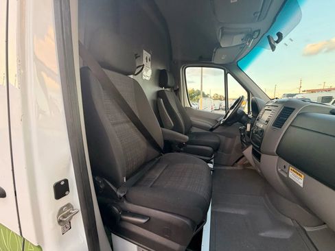 Used 2018 Mercedes-Benz Sprinter 2500 image 20