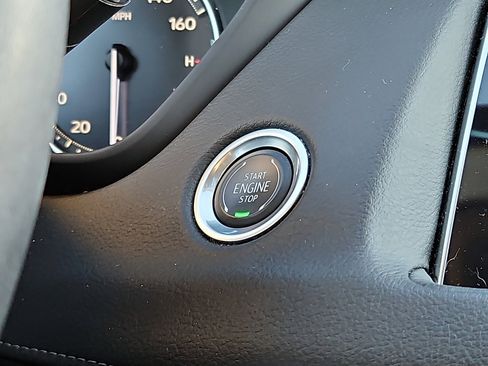 Used 2023 Cadillac XT4 Luxury w/ Cold Weather Package image 22